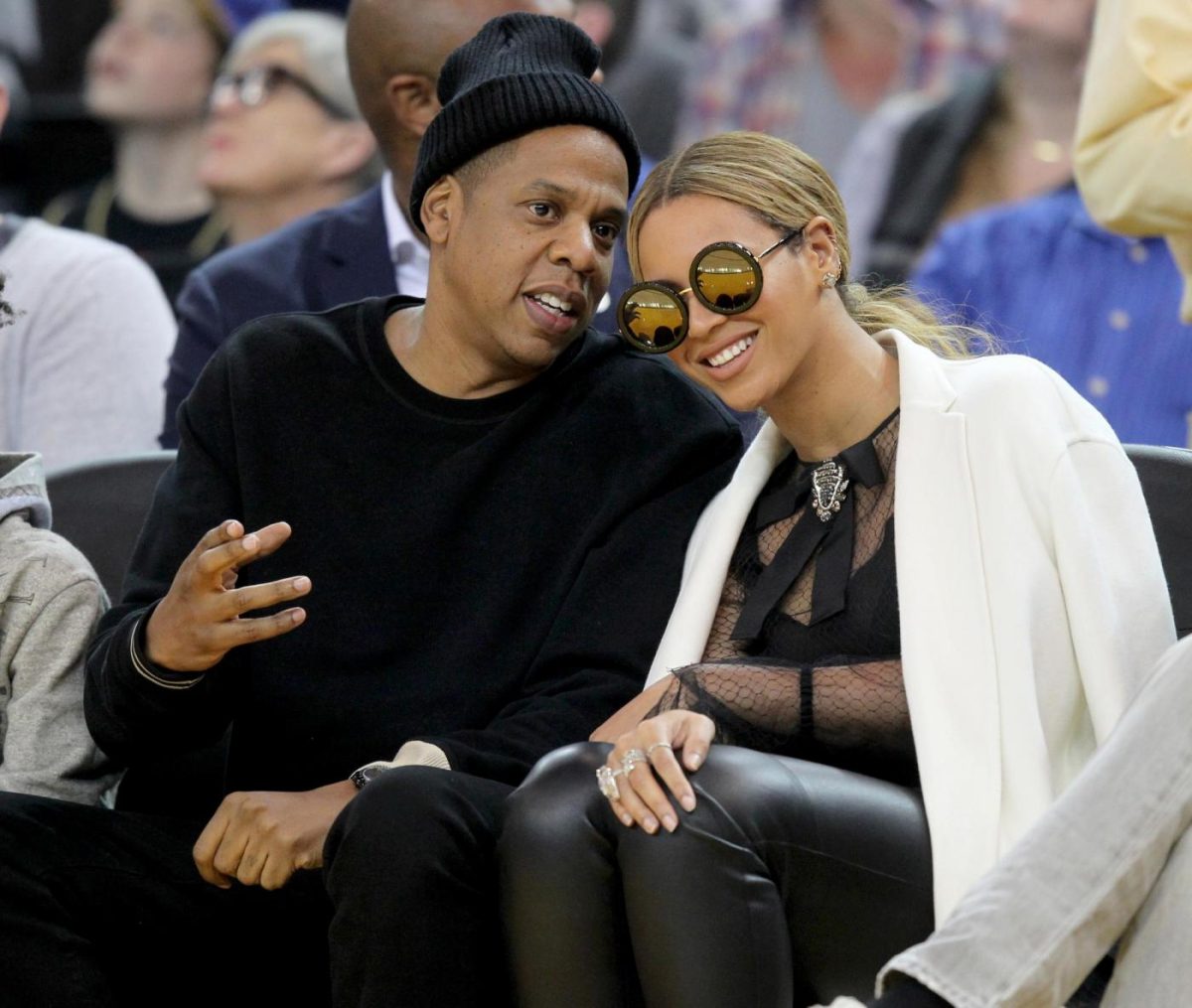 Beyonce incinta di due gemelli, l'annuncio su Instagram