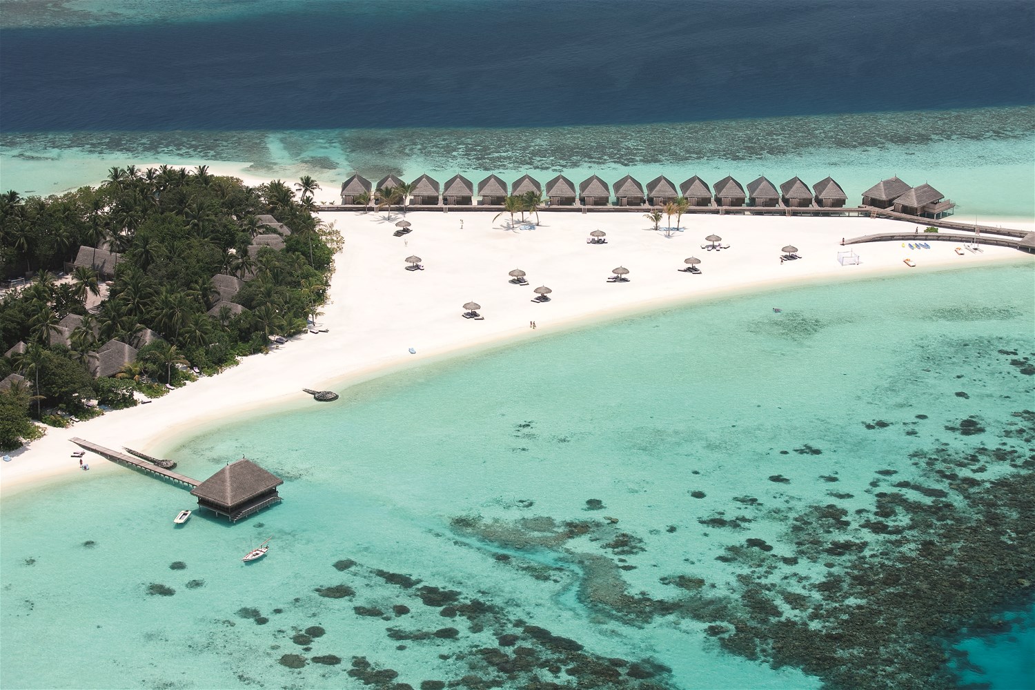 Constance Moofushi Resort Maldives