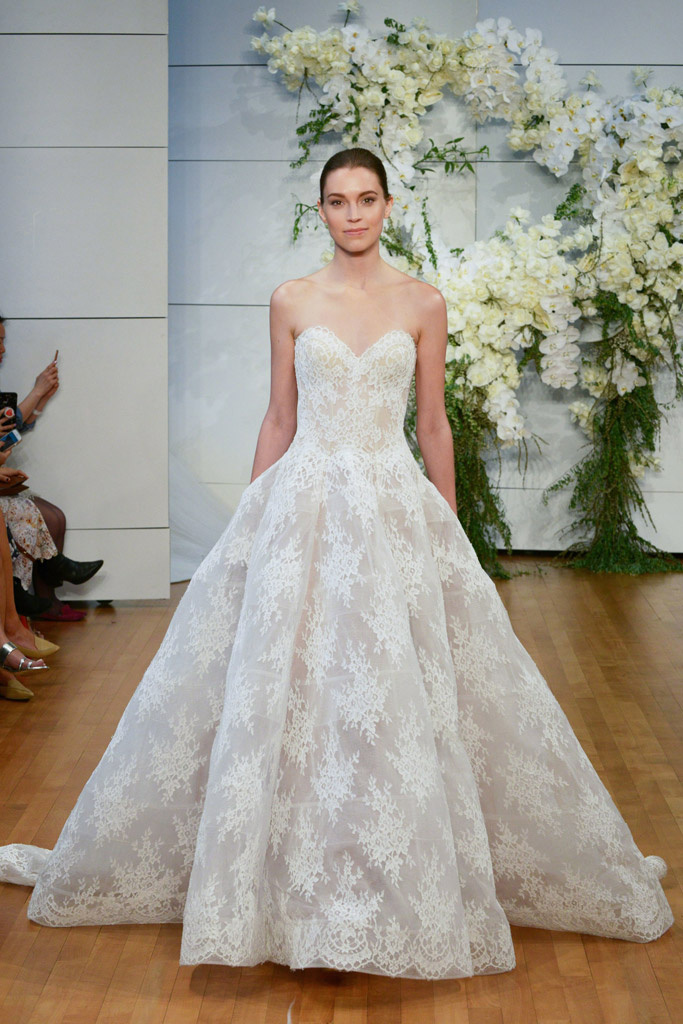 Abito da sposa Monique Lhuillier in pizzo