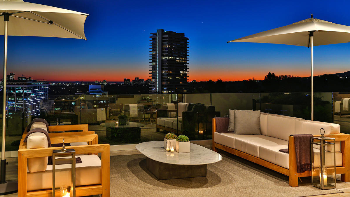 One Direction Harry Styles Is Selling His Hollywood Hills West Home