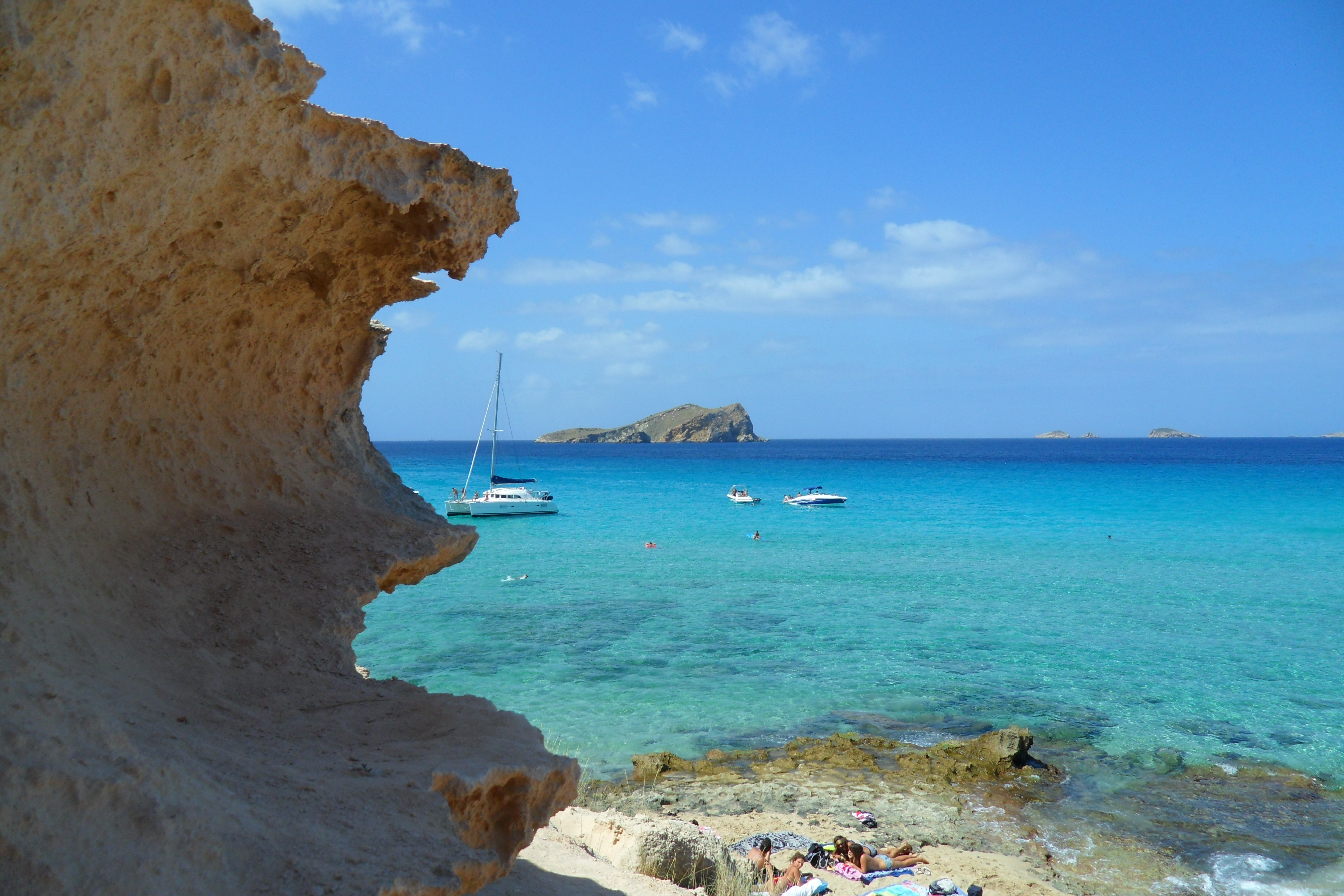 La spiaggia di Cala Comte a Ibiza