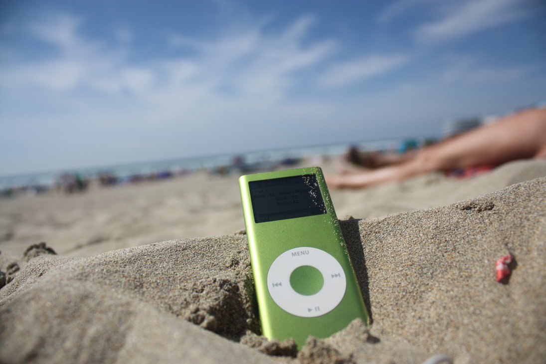 ipod_beach_by_wolfkiing d4anwpc