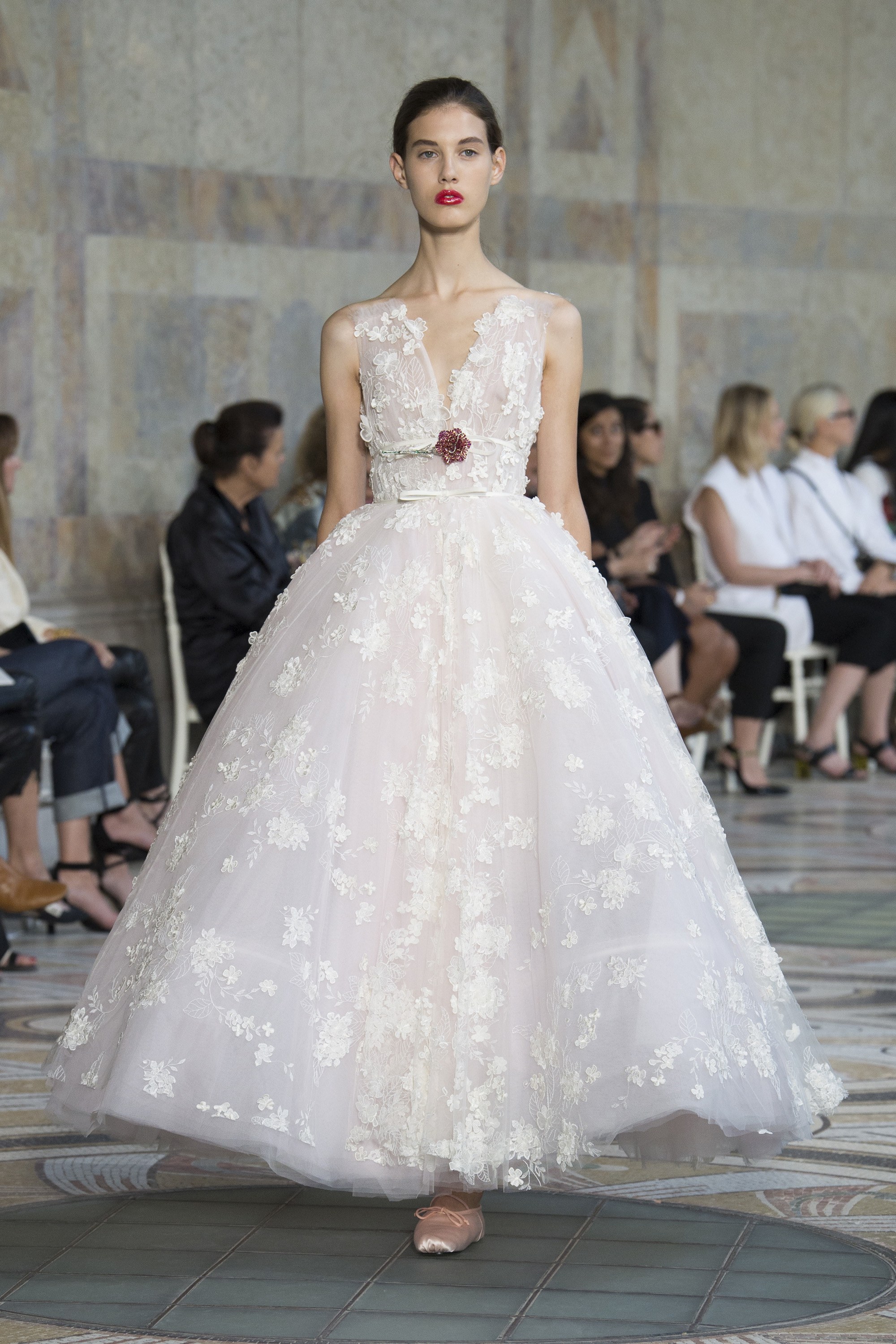 Abito in pizzo floreale Giambattista Valli