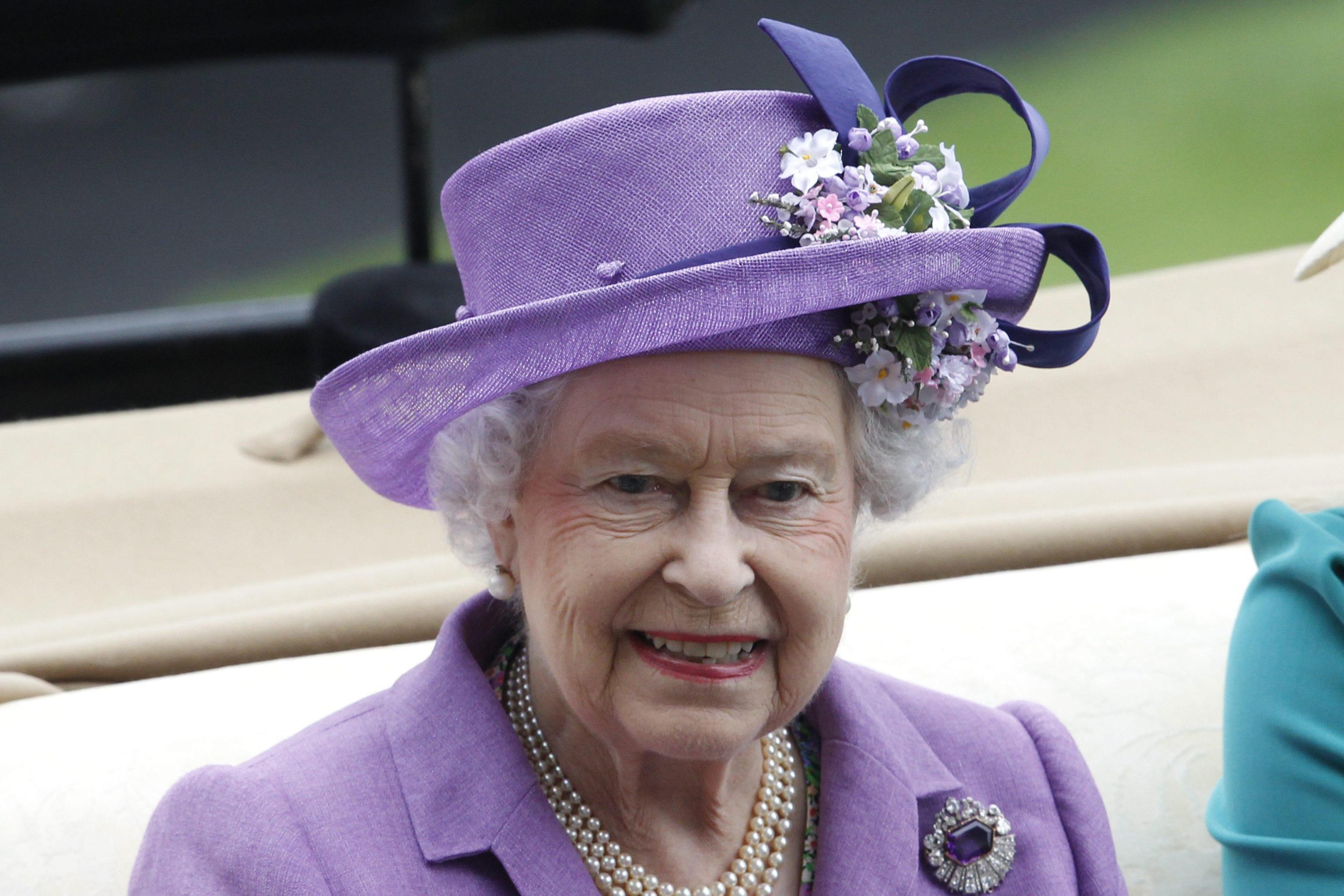 Elisabetta II creatrice del suo 'Queen style'