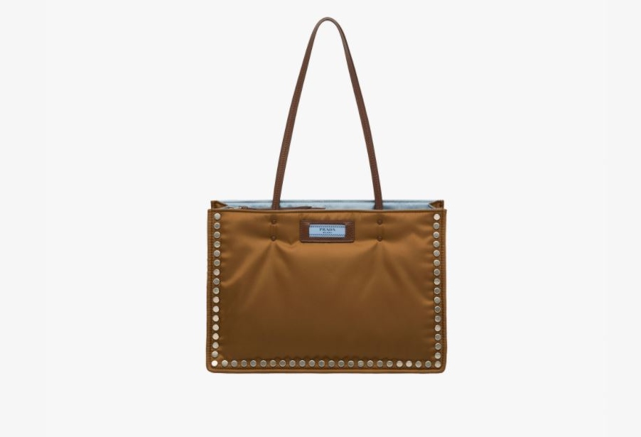 Borsa a spalla in tessuto con borchie Prada