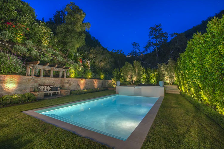 L'attrice Reese Witherspoon vende la sua casa di Bel Air (2)