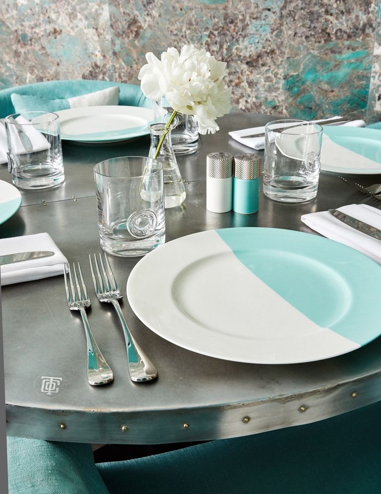 hbz tiffanys blue box cafe 03 1510175543