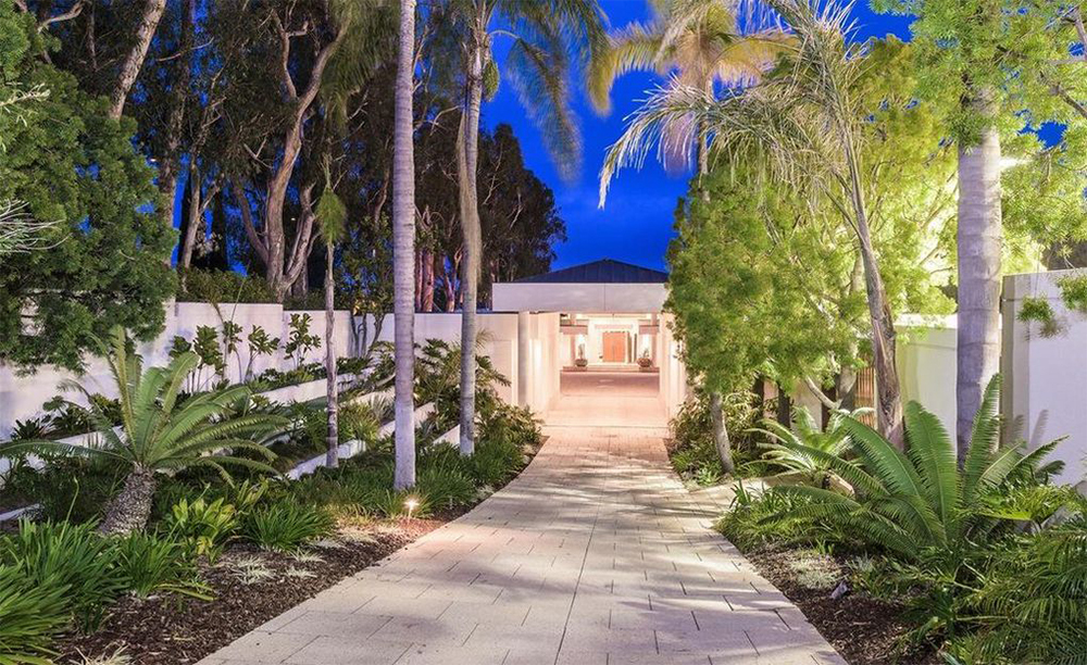 Simon Cowell si aggiudica una proprietà a Malibu (1)