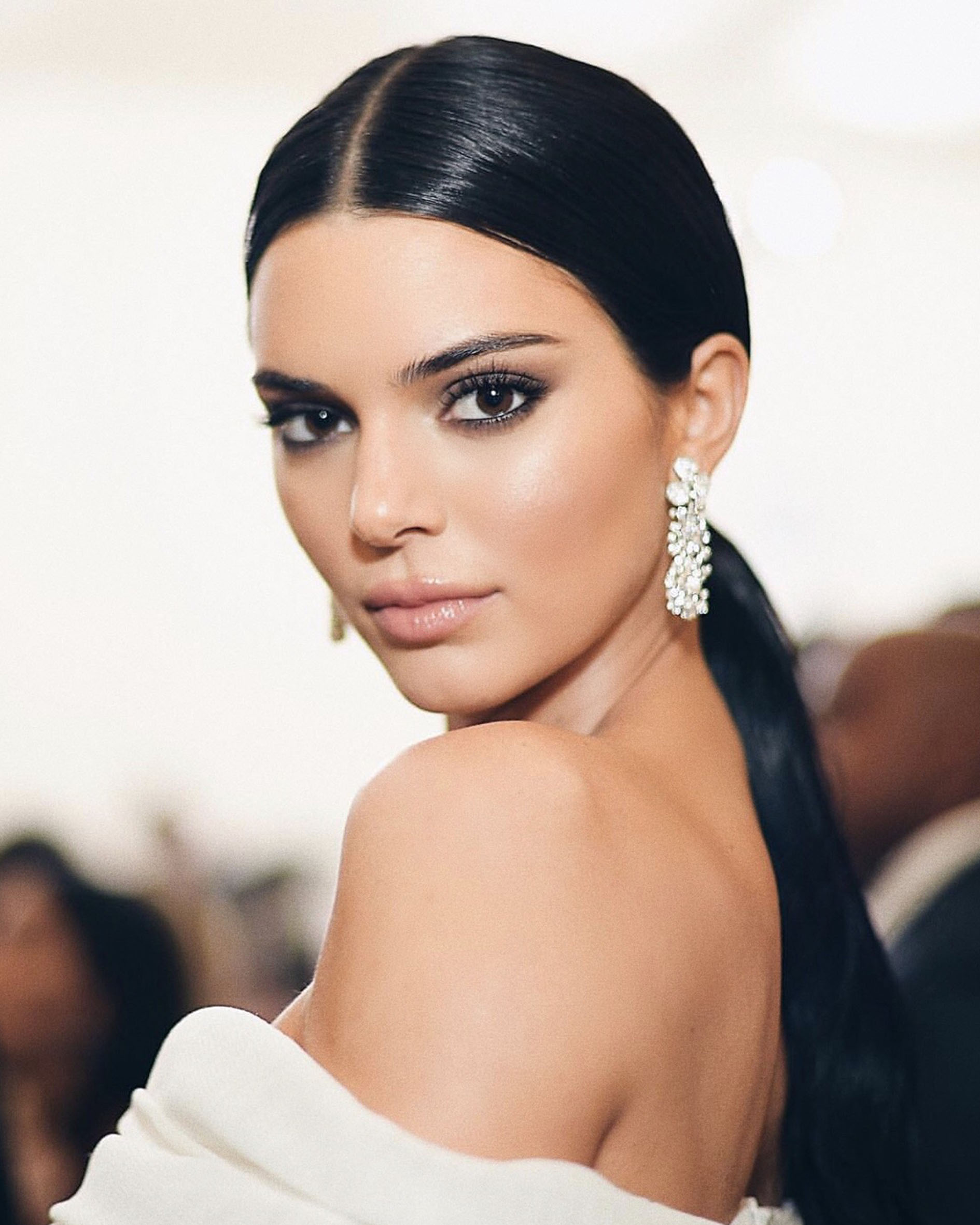 1 Kendall Jenner wore _5187