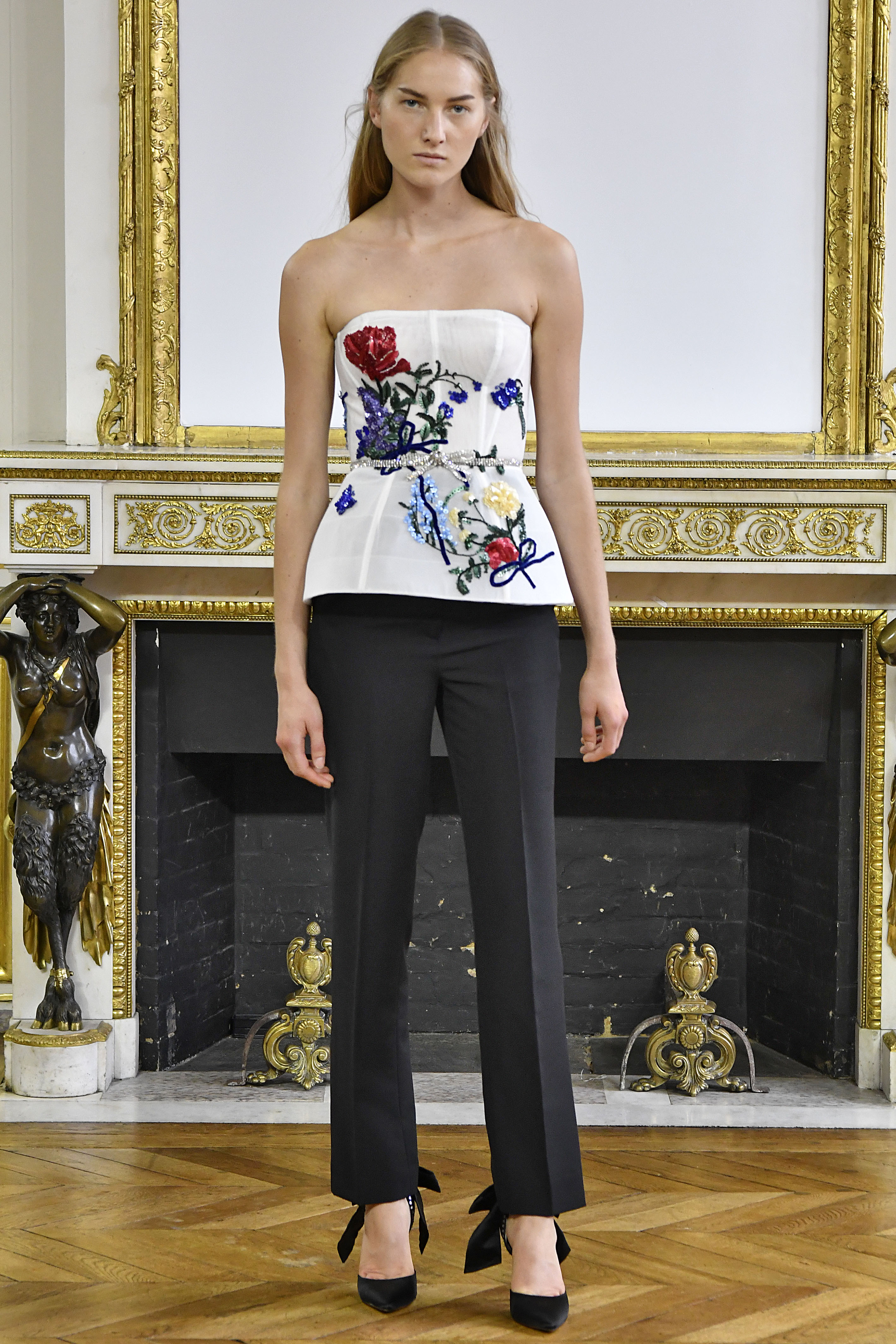 Completo da cerimonia con bustier e pantaloni Monique Lhuillier