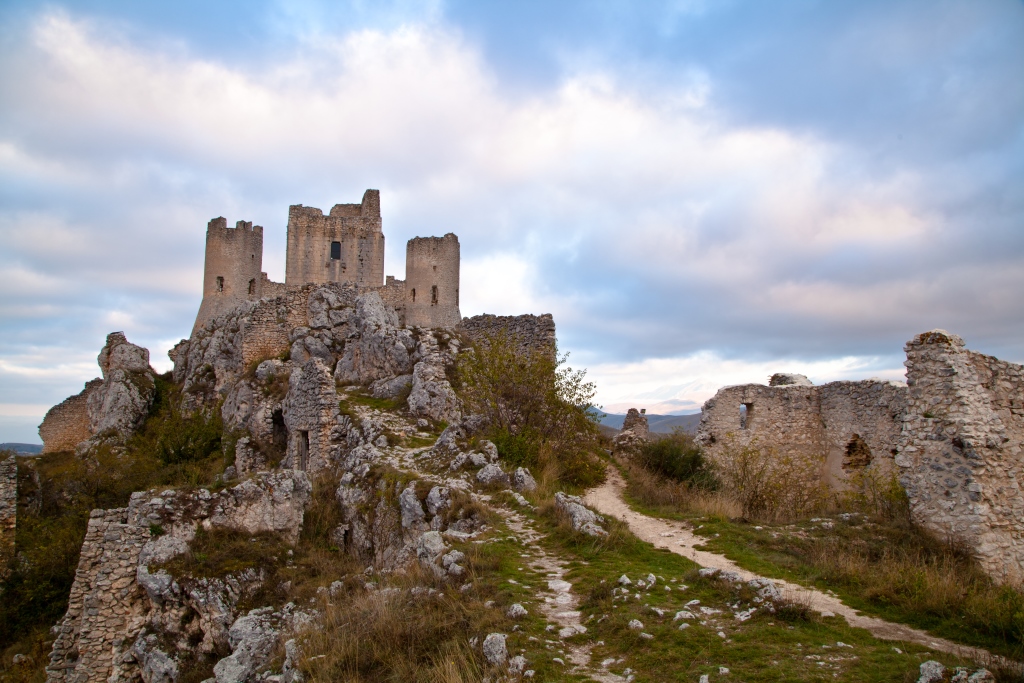 cosa vedere in italia rocca calascio