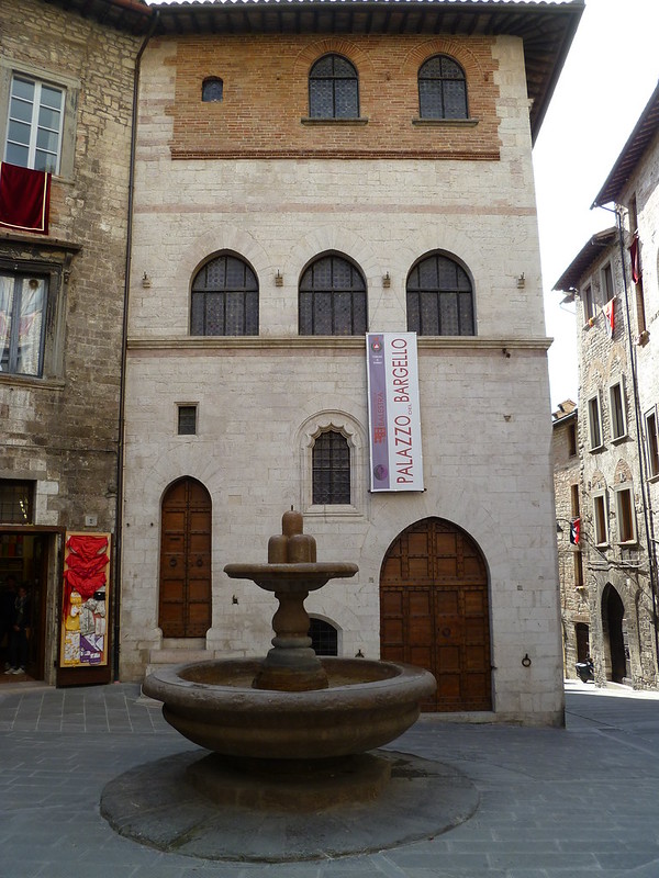 fontana dei matti Gubbio