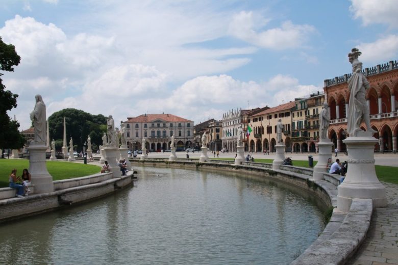 Piazza prato della valle Padova