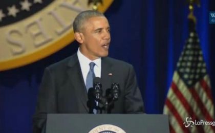 L’ultimo discorso di Obama tra lacrime e sorrisi