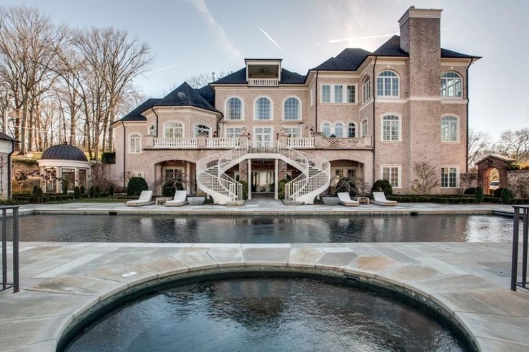 Kelly Clarkson vende la sua casa a Hendersonville