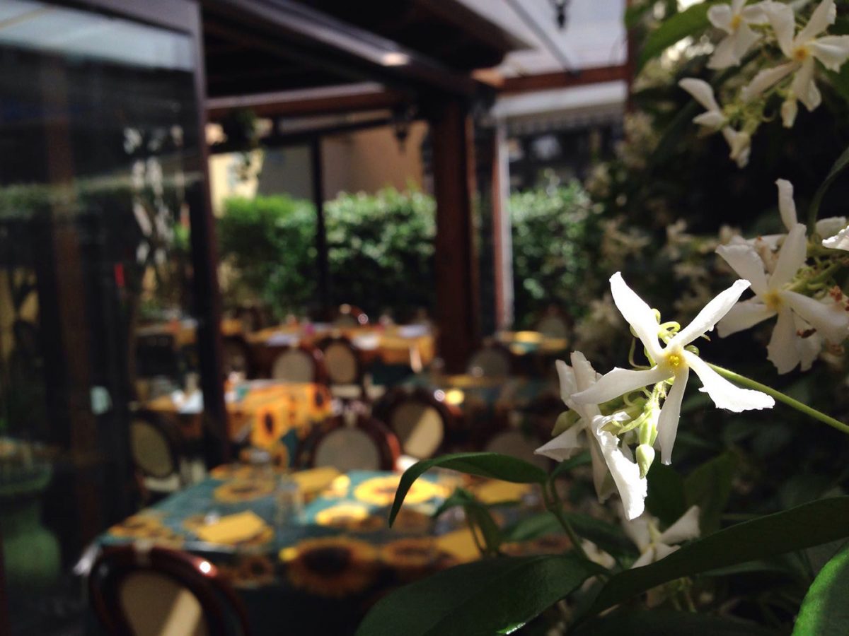 Galleria foto 'Ristoranti con giardino a Milano, i più romantici della città meneghina [FOTO]' - foto 8