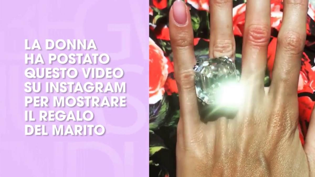 Le regala un anello da 8 milioni di euro: il video su Instagram
