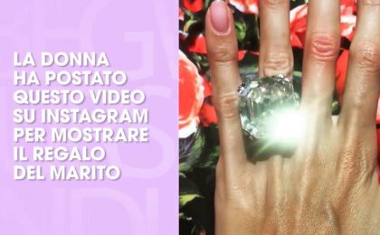Le regala un anello da 8 milioni di euro: il video su Instagram