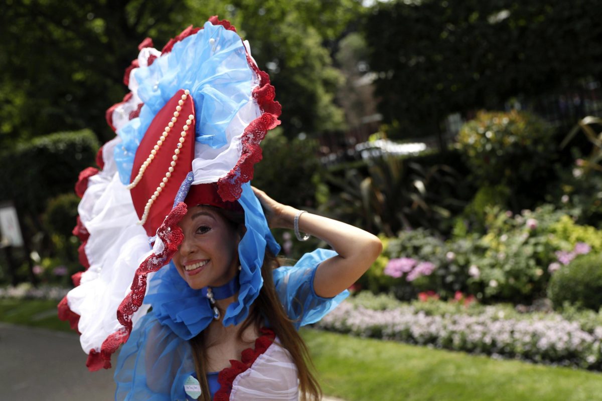 Galleria foto 'Royal Ascot 2017: i cappelli più stravaganti e chic dei partecipanti [FOTO]' - foto 4