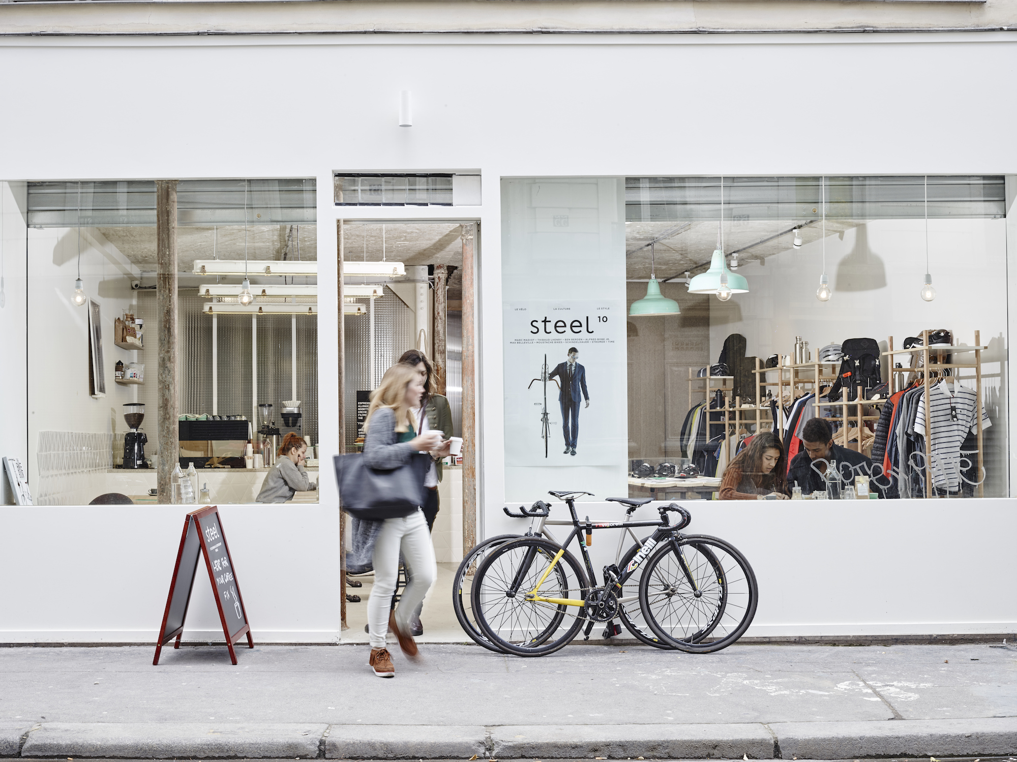 Steel Cyclewear e Coffee Shop