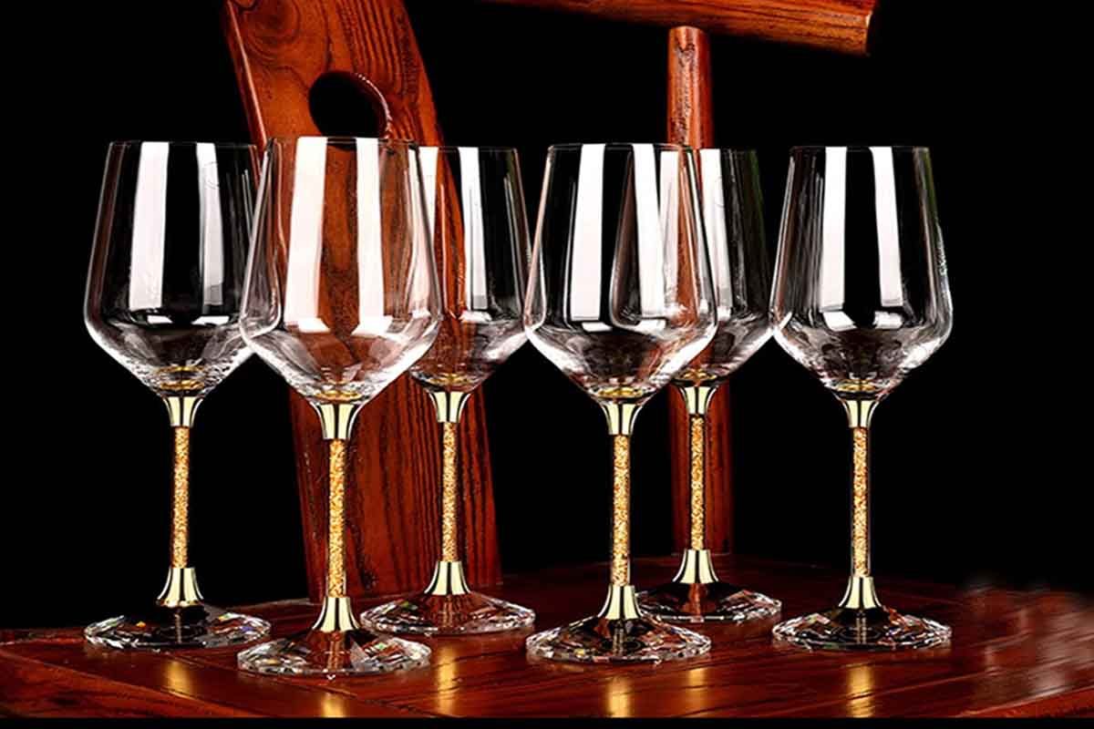 Galleria foto 'Bicchieri da vino: quali scegliere per una degustazione perfetta' - foto 2