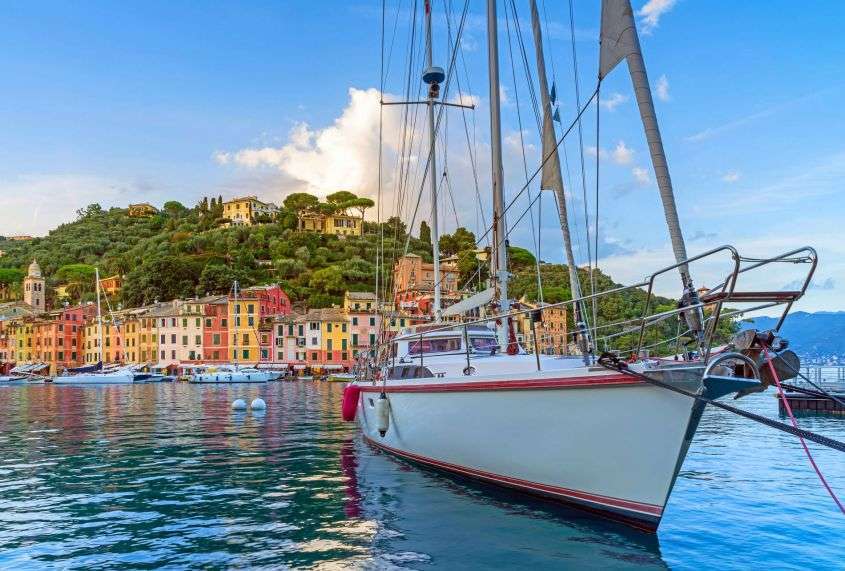8 mete nel Mediterraneo per una vacanza in barca a vela [FOTO]