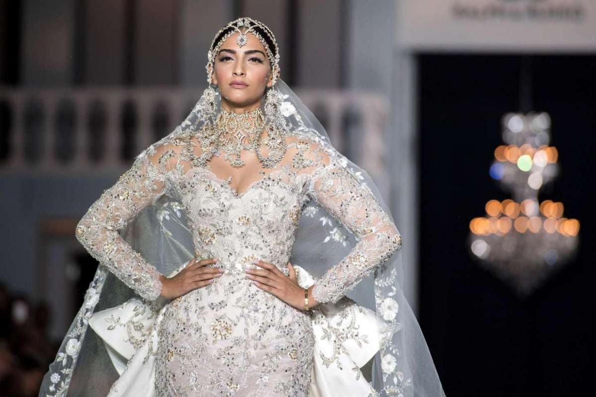 Abiti da sposa Haute Couture 2018 da Parigi, i look più romantici [FOTO]