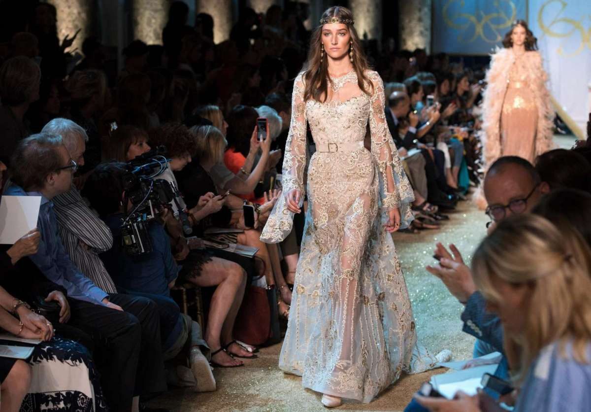 Elie Saab Haute Couture Autunno/Inverno 2017-2018: la sfilata a Parigi [FOTO]