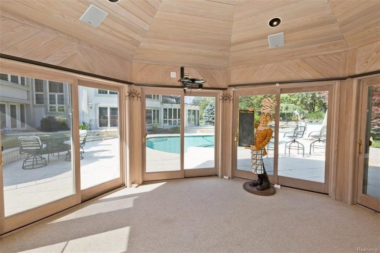 Galleria foto 'Eminem svende la sua casa in Michigan a due milioni di dollari' - foto 4