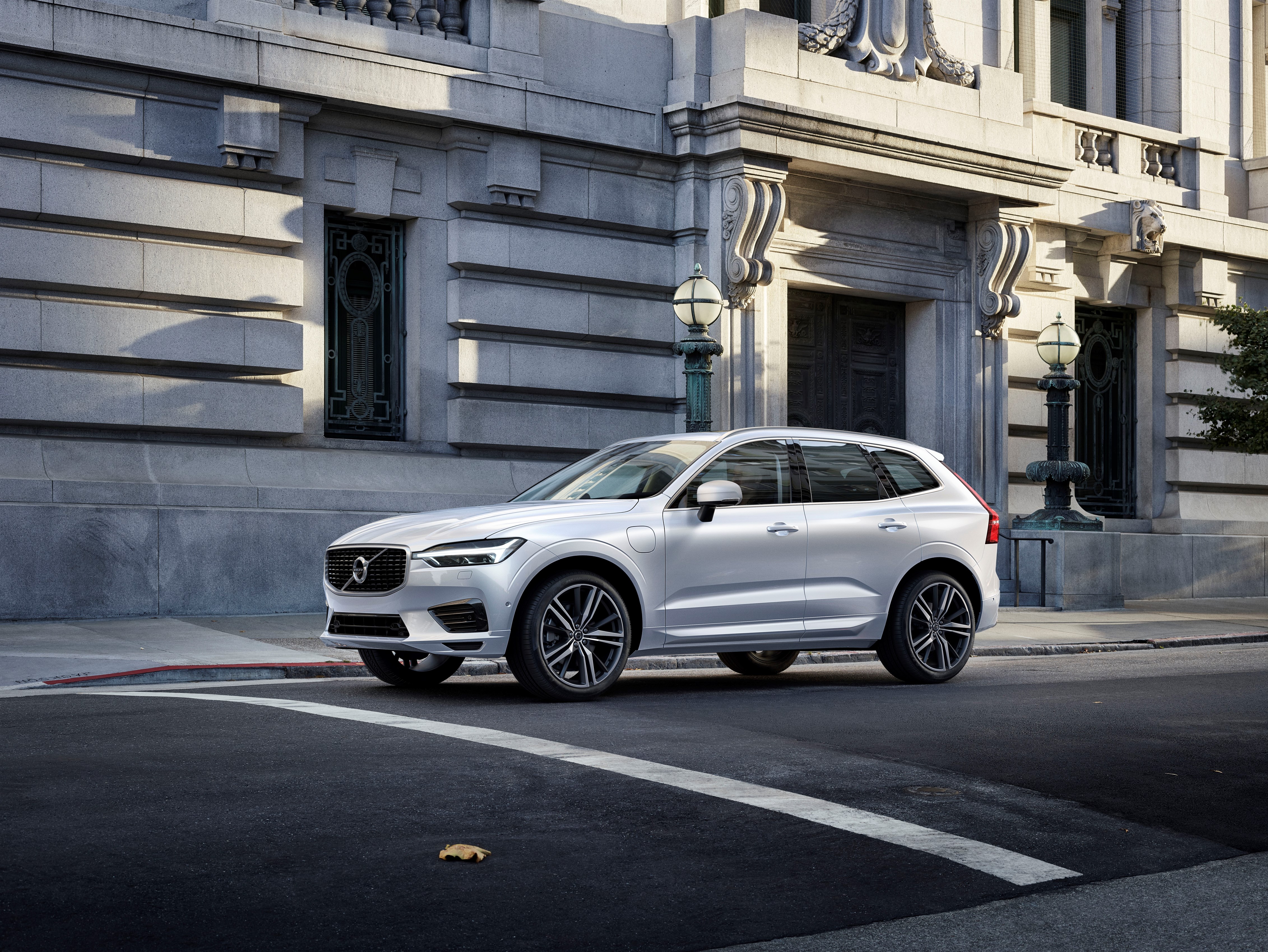 Volvo XC60: il nuovo oggetto del desiderio viaggia su quattro ruote