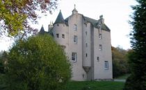 Rose Leslie di Game of Thrones affitta il suo castello in Scozia