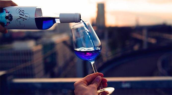 Vino blu: Gik, dalla Spagna il nuovo fenomeno vitivinicolo alla conquista dell’Europa