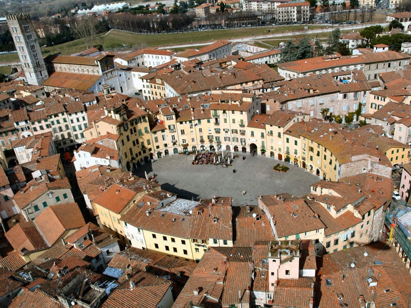 Lucca tra arte e botteghe storiche: 5 cose da fare per innamorarsi della città