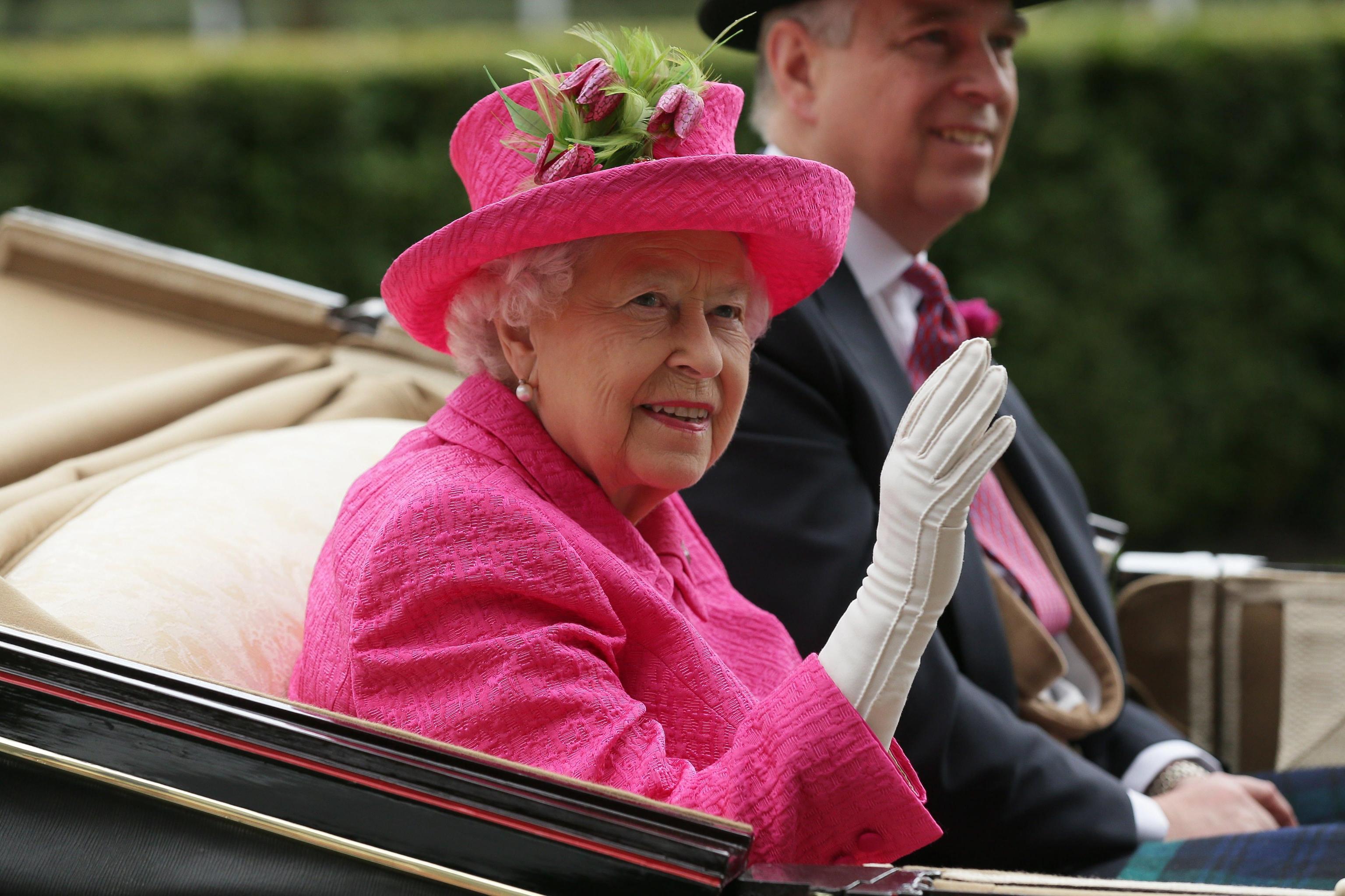 Il treno della famiglia Reale Inglese: lusso e design d’epoca su ruote