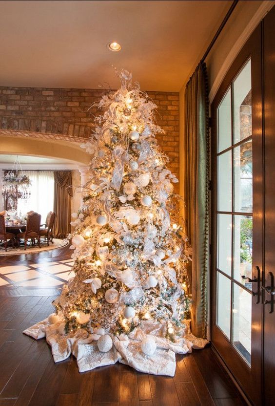 Decorazioni Natalizie Di Lusso.Le Tendenze Degli Alberi Di Natale Per Il 2017 Gli Addobbi E Le Decorazioni Piu Chic E Di Lusso Foto My Luxury