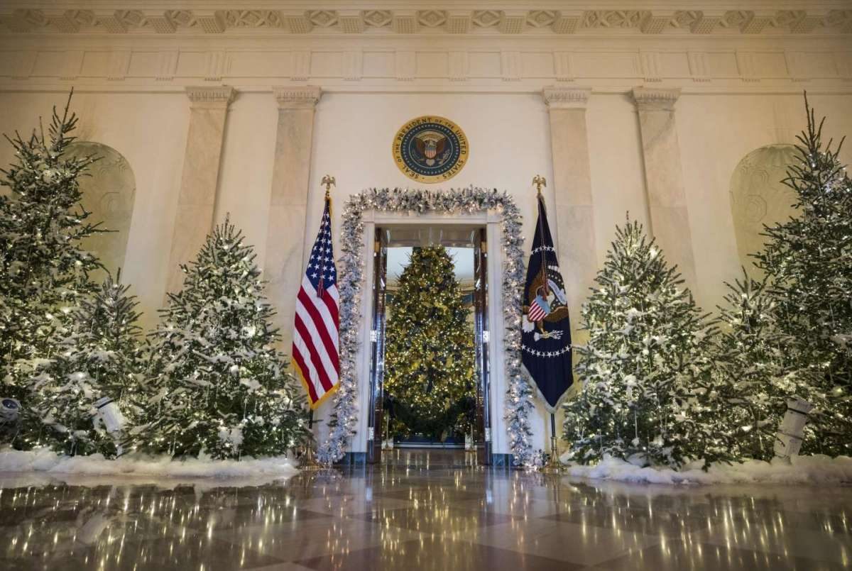 Gli addobbi natalizi della Casa Bianca, gli allestimenti più belli [FOTO]
