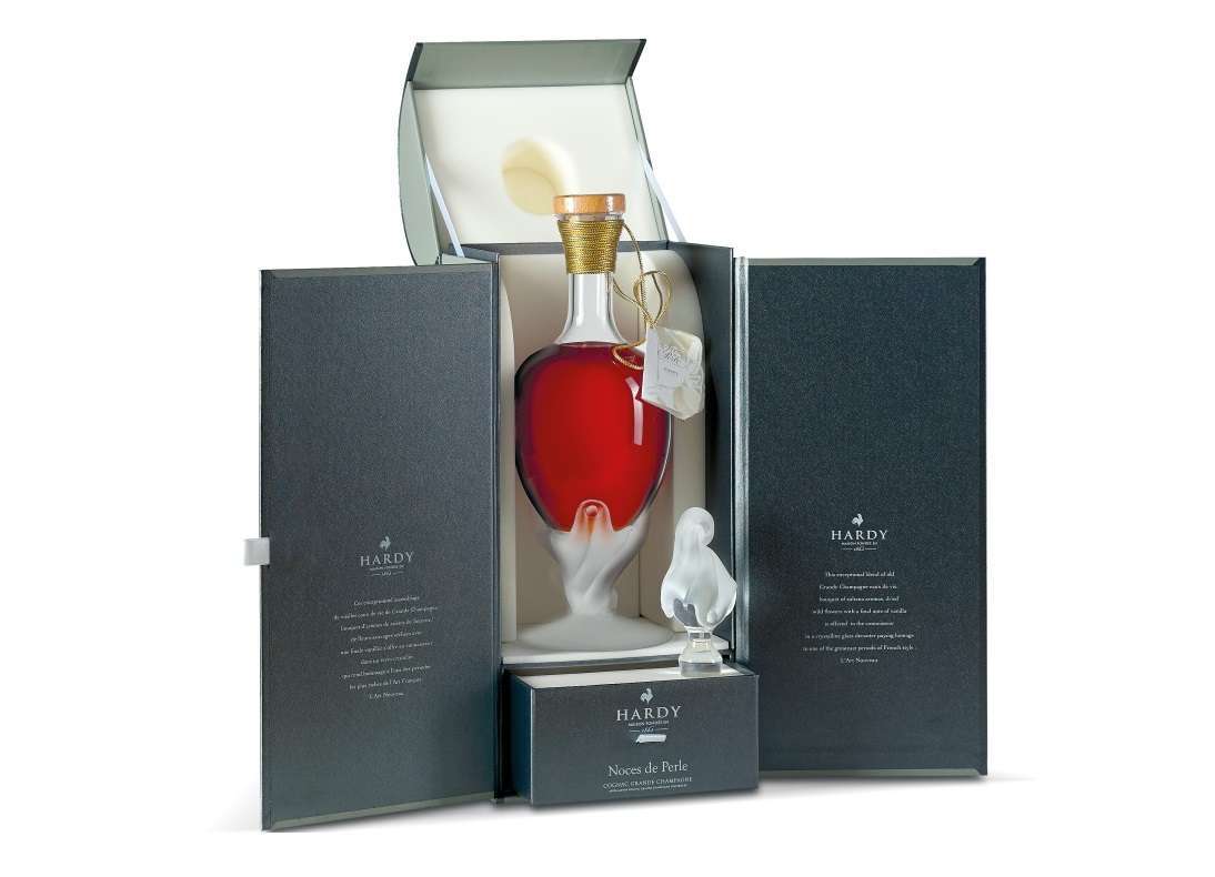 Whisky, cognac e rum: le bottiglie di amari e liquori da regalare a Natale [FOTO]