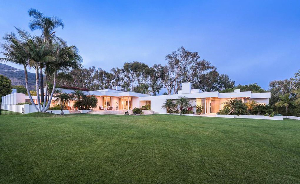 Simon Cowell si aggiudica una proprietà con vista sull’Oceano a Malibù