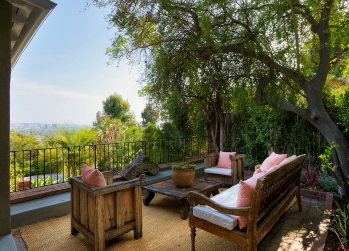 Usher vende la proprietà sulle Hollywood Hills