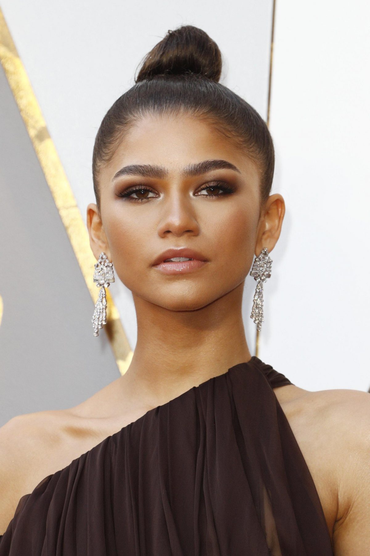 Galleria foto 'Oscar 2018: abiti, gioielli e accessori delle star sul red carpet più atteso del cinema [FOTO]' - foto 6