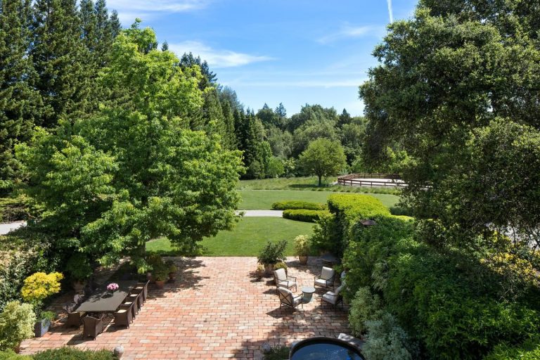 Galleria foto 'Michelle Pfeiffer vende la sua casa di Woodside per 23,9 milioni di Euro' - foto 2