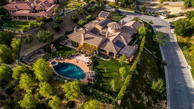 Il rapper Logic acquista una residenza di lusso a Los Angeles