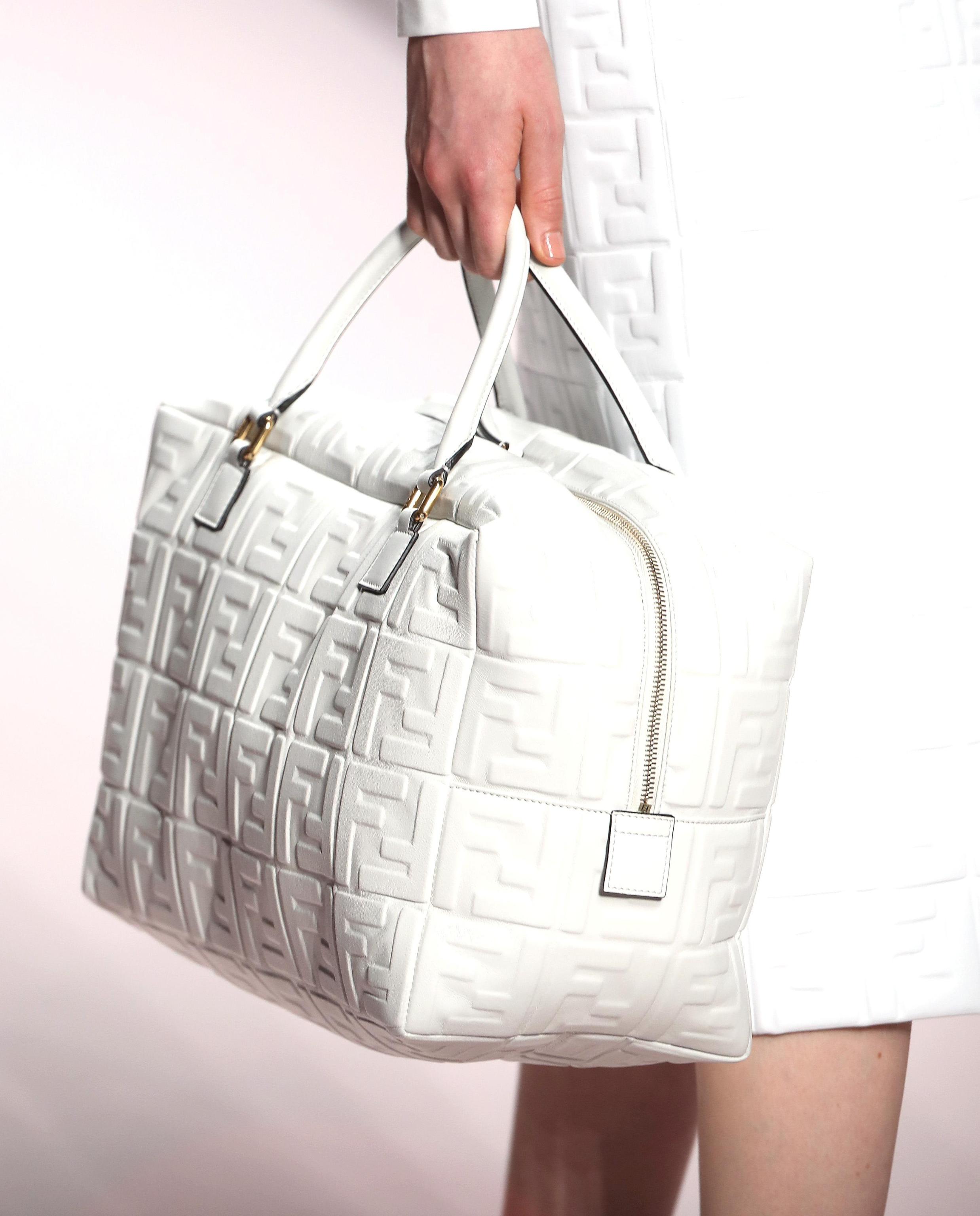 Borsa a bauletto logata Fendi milano fashion week 2018