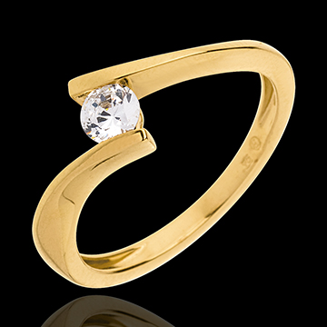 Anello di fidanzamento in oro giallo Edenly a 1840 euro