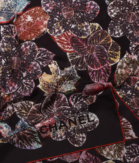 Foulard in seta Chanel inverno 2019