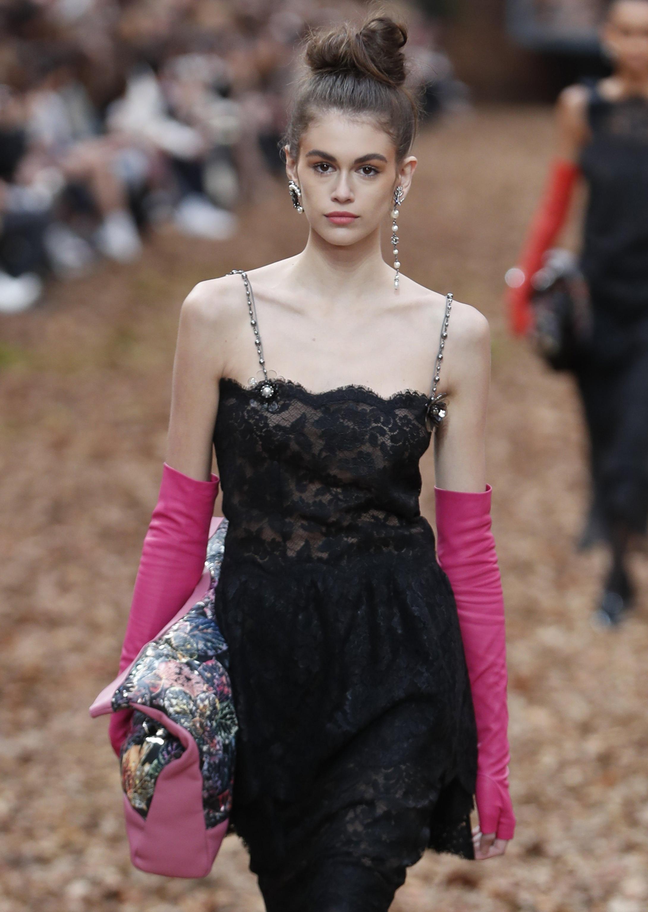 guanti lunghi chanel