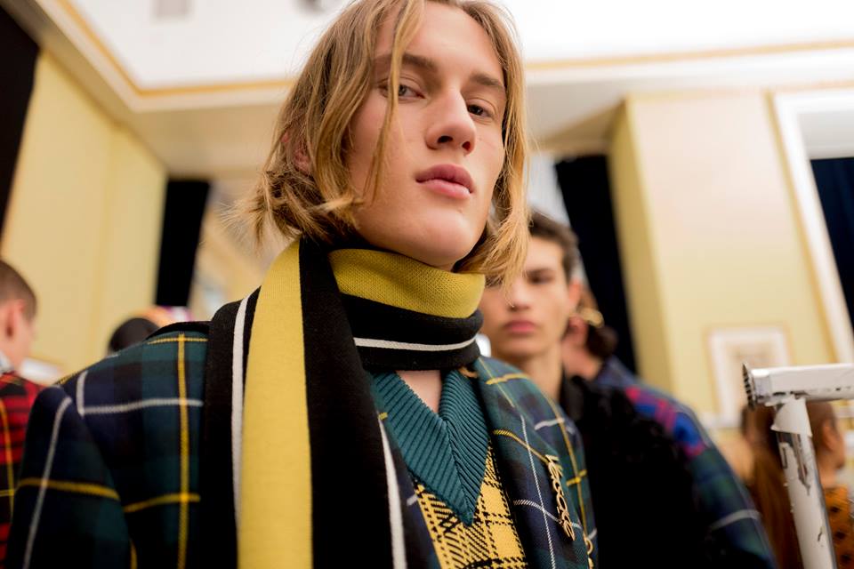 Sciarpe e foulard da uomo Autunno/Inverno 2018-2019: da Gucci a Hermes, le novità più esclusive