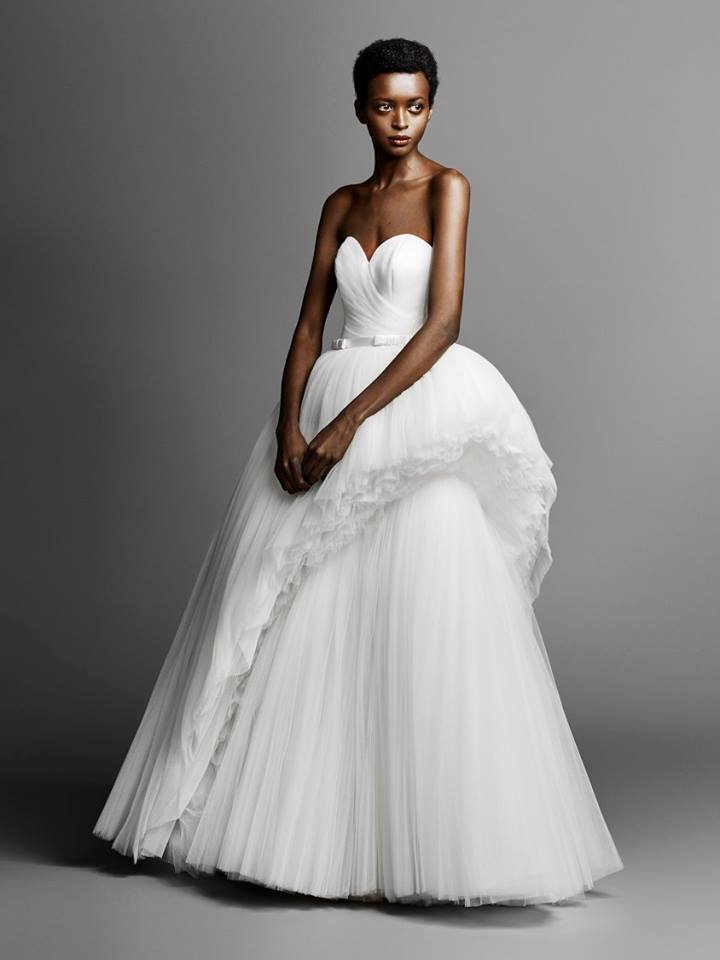 Abito da sposa con peplum asimmetrico Viktor & Rolf collezione bridal 2019