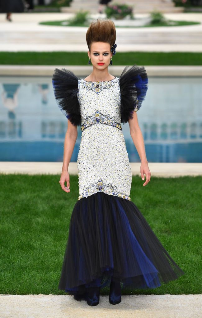Abito in tulle e cristalli (Photo by Pascal Le Segretain Getty Images)