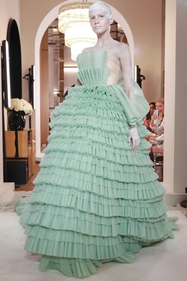 Abito lungo a balze Balmain Couture